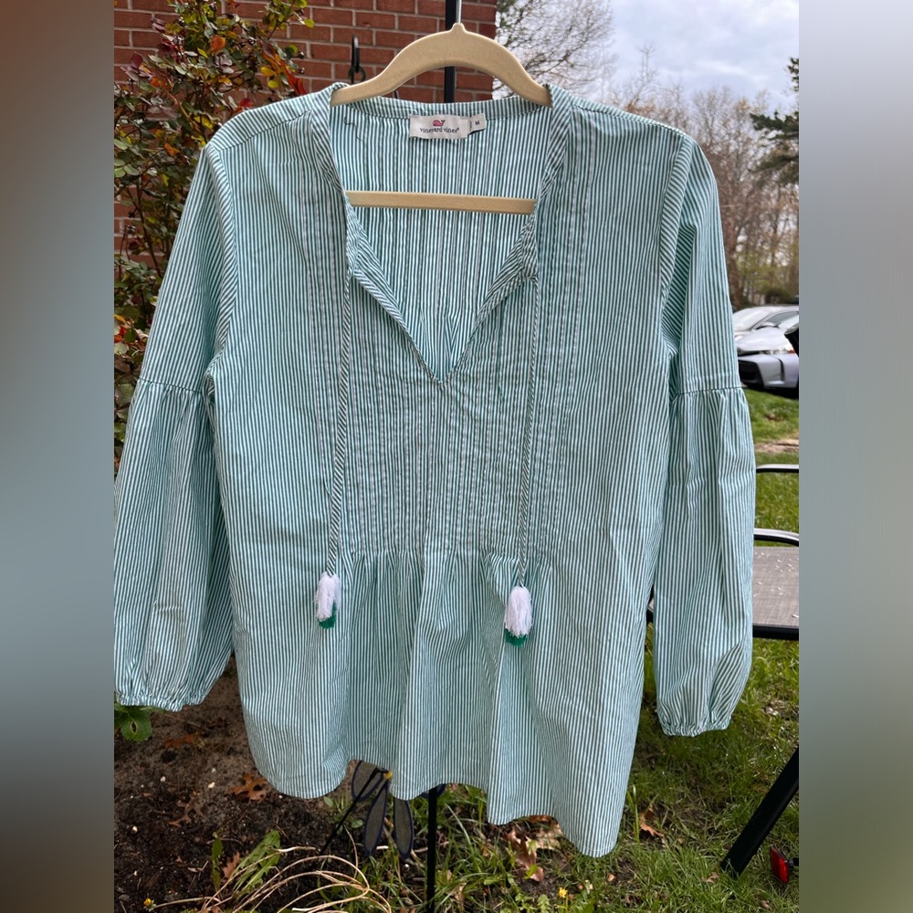 Vineyard vines blouse size medium excellent used condition